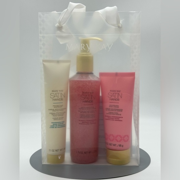 Blissful Pomegranate Satin Hands Pampering Set Only 1 Left - Picture 3 of 7